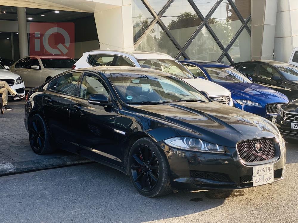 جاكوار XF